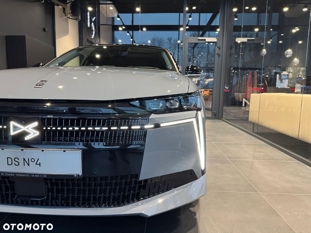 DS Automobiles N°4 E-Tense 58.3kWh Étoile Alcantara - 24