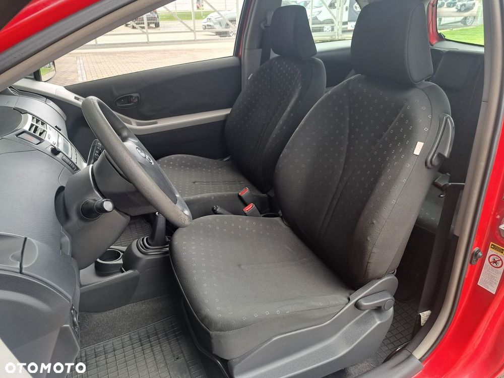 Toyota Yaris 1.3 Luna Premium - 17