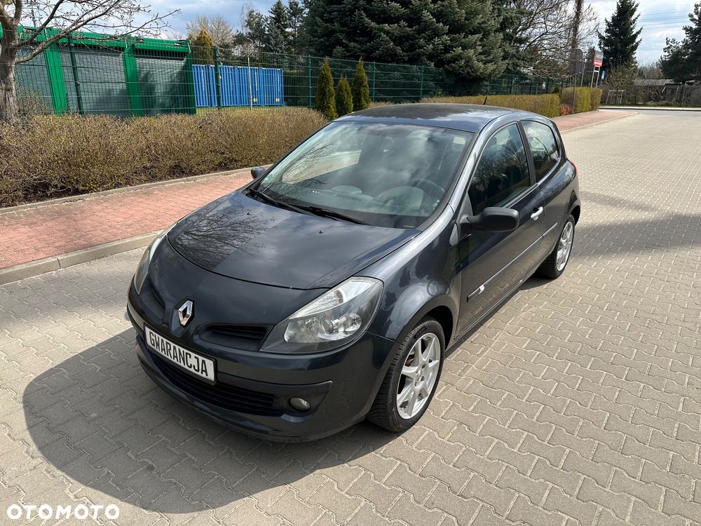 Renault Clio 1.6 16V Privilege - 1