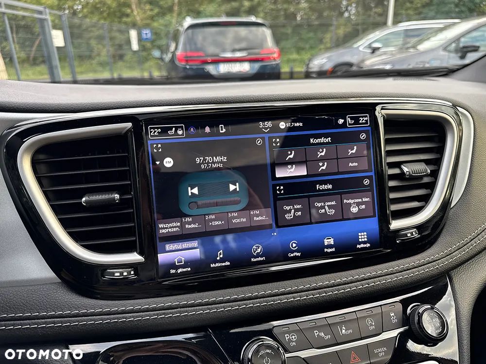 Chrysler Pacifica - 32