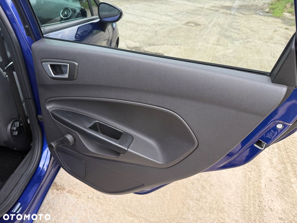 Ford Fiesta - 22
