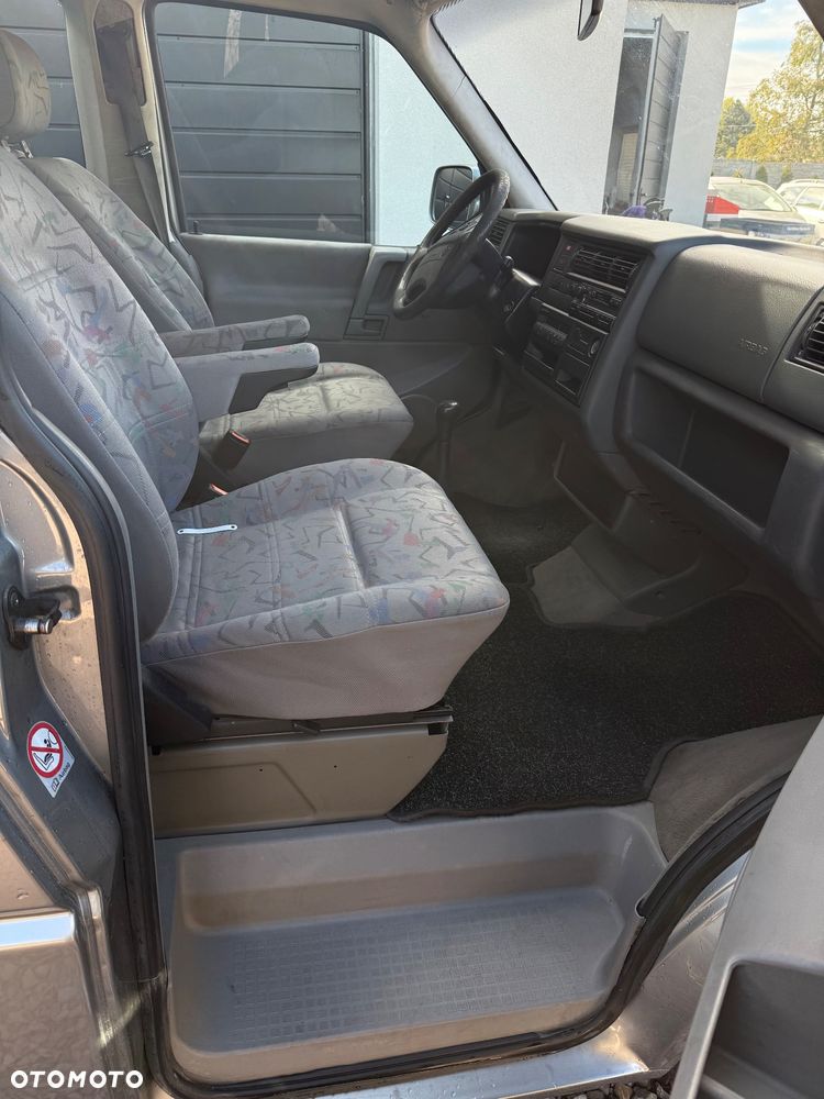Volkswagen Multivan Standard - 6