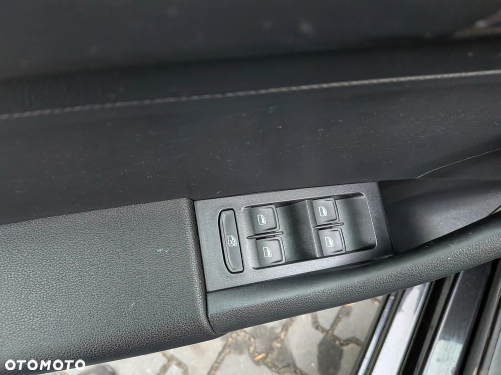 Skoda RAPID 1.2 TSI Elegance Green tec - 25