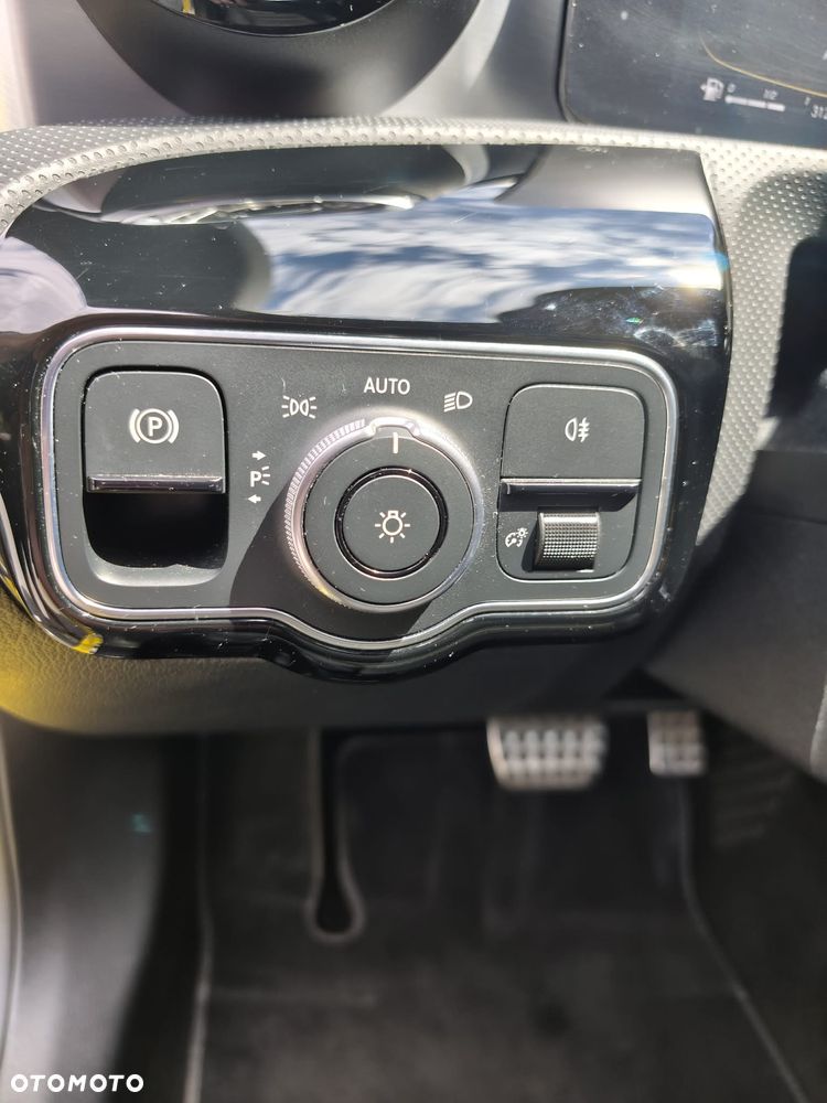 Mercedes-Benz CLA - 24