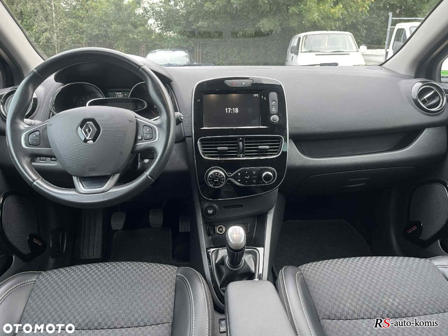 Renault Clio - 11