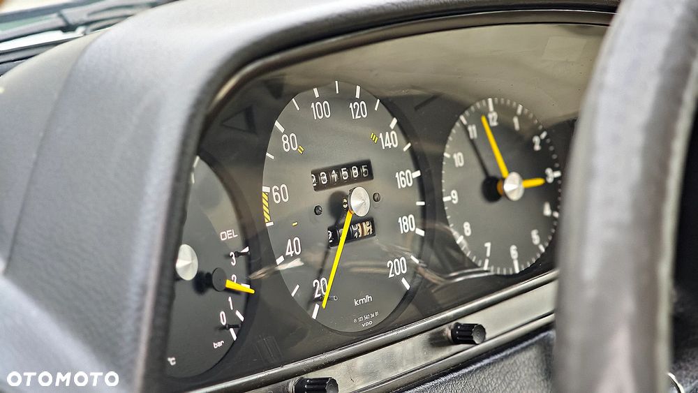 Mercedes-Benz W123 - 22