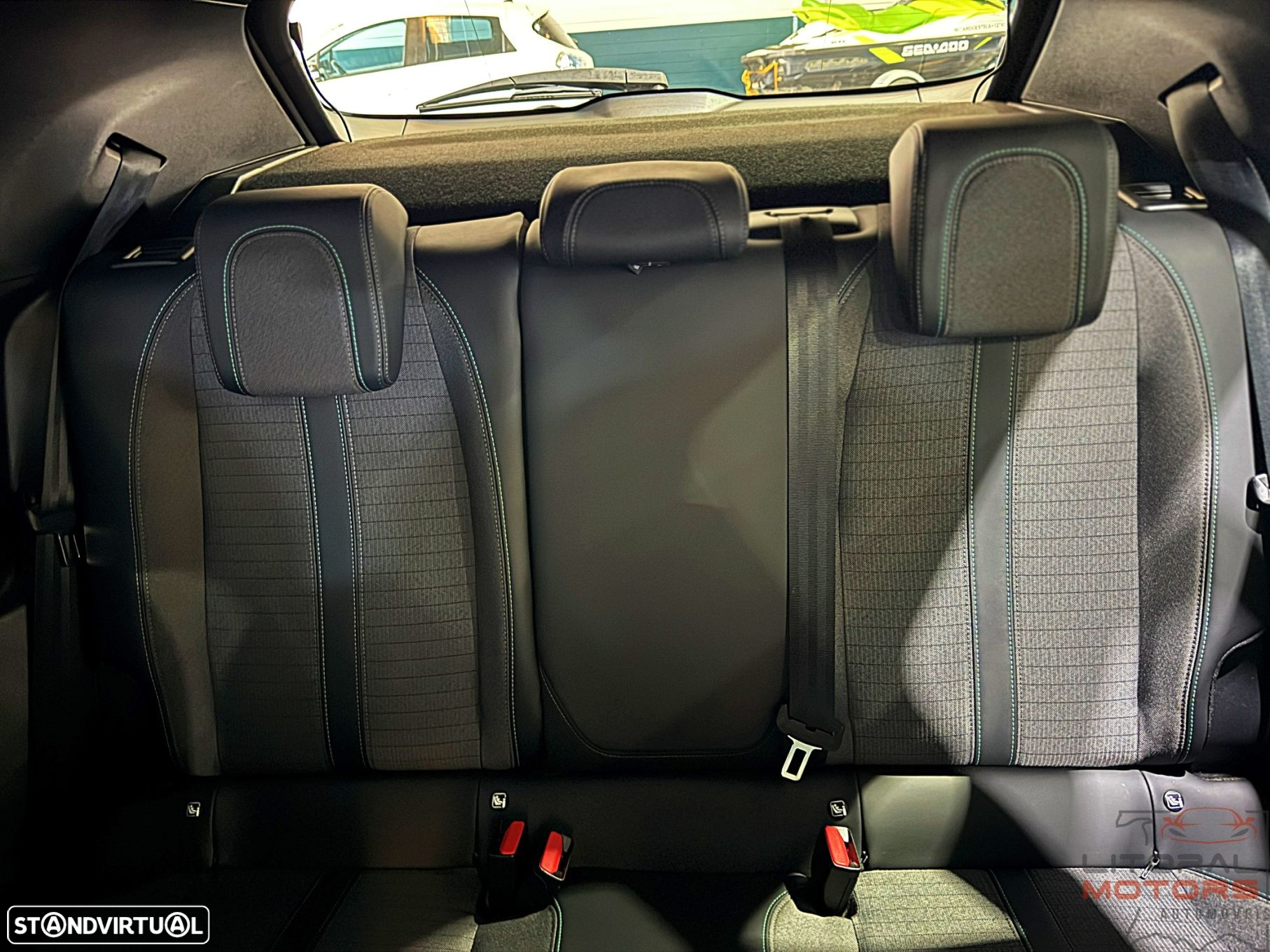 Peugeot 2008 1.2 PureTech Allure - 37