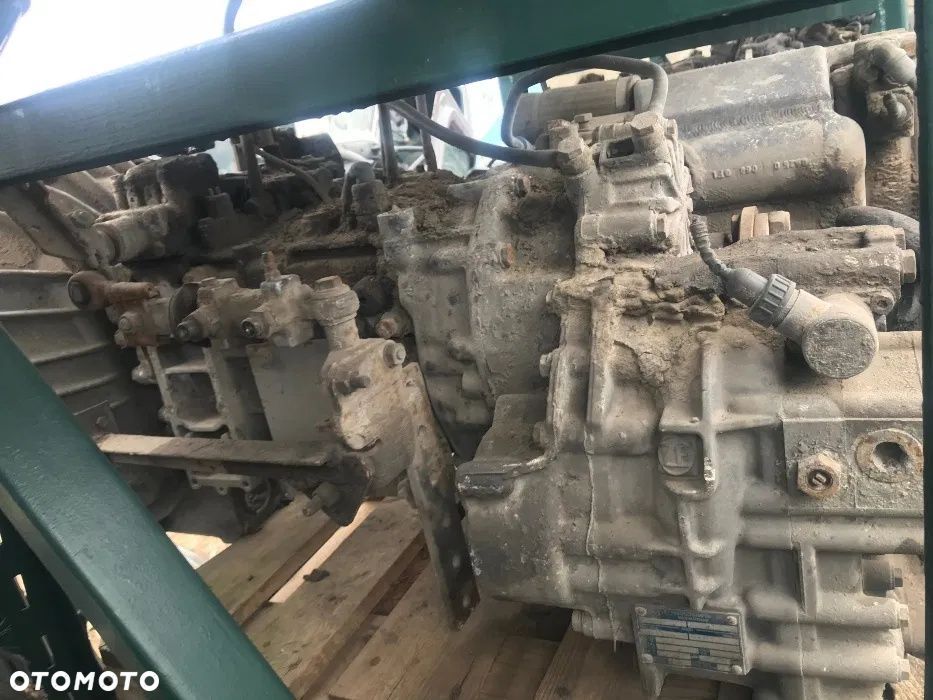 SKRZYNIA BIEGÓW + Retarder ZF IT 8s180 rok2001 - 2