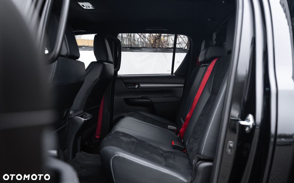 Toyota Hilux 2.8 D-4D Double Cab GR Sport II 4x4 - 33
