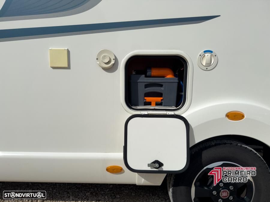 Rapido Serie 6F 696 FF Premium c.central e basculante - 15