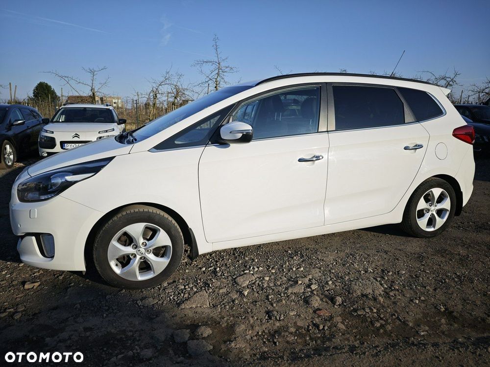 Kia Carens 1.6 GDI XL 7os - 19