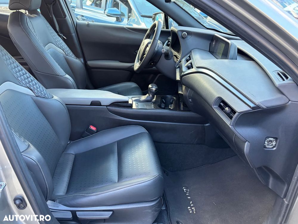 Lexus UX - 20