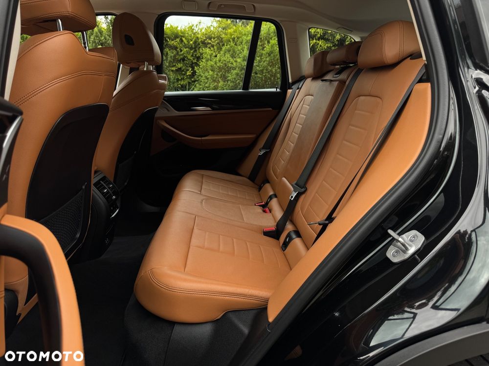 BMW X3 sDrive18d xLine sport - 24
