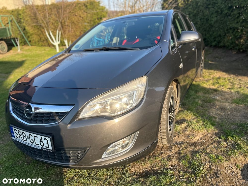 Opel Astra 1.6 Turbo Sport - 1