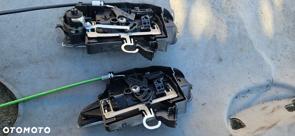 Kaseta mocowanie klamki lewy prawy przód tył Fiat Croma 2006r 51734943 51734942 51734935 51734934 - 1