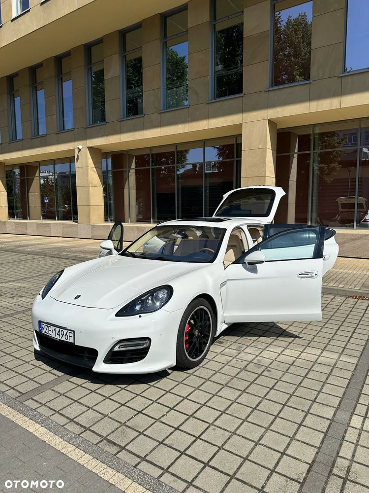 Porsche Panamera Turbo PDK - 14