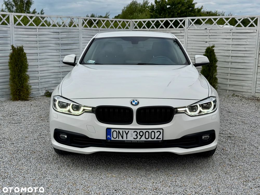 BMW Seria 3 318i - 21
