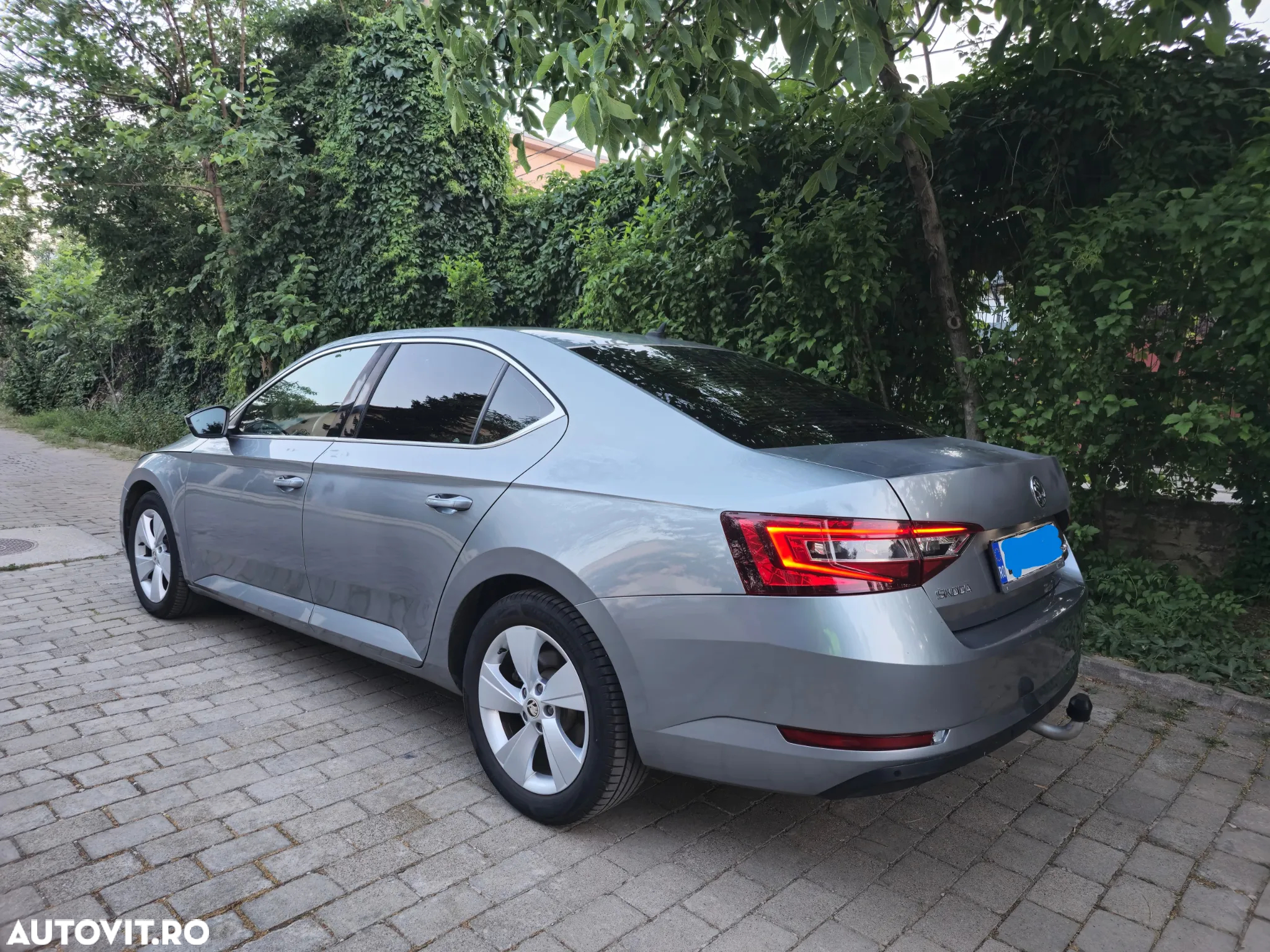 Skoda Superb 2.0 TDI Ambition - 8