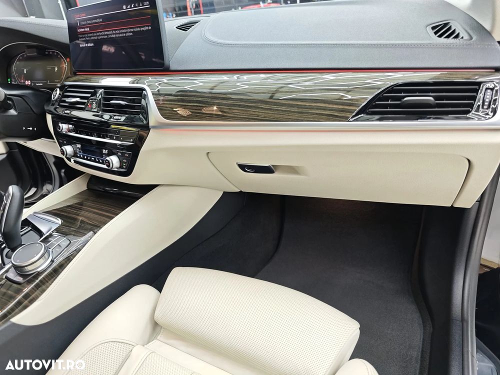 BMW Seria 5 520i Aut. Luxury Line - 4