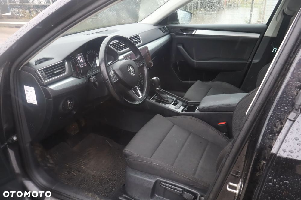 Skoda Superb 2.0 TDI Sportline DSG - 9