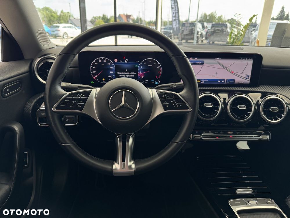 Mercedes-Benz CLA 200 7G-DCT - 15