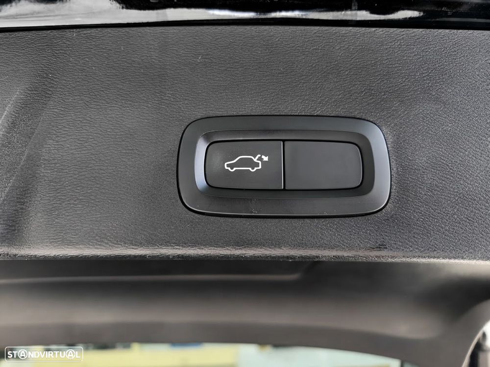 Volvo XC 40 2.0 D3 Momentum Plus Geartronic - 18