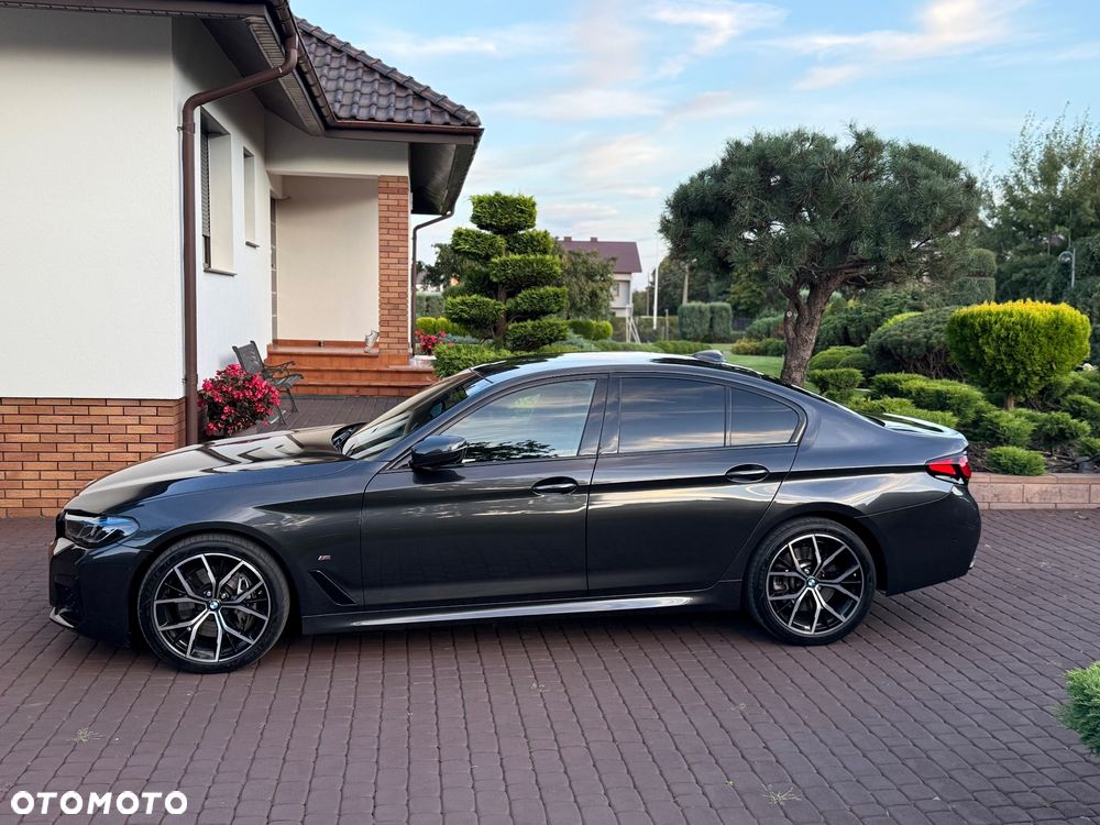 BMW Seria 5 540d xDrive mHEV M Sport sport - 2