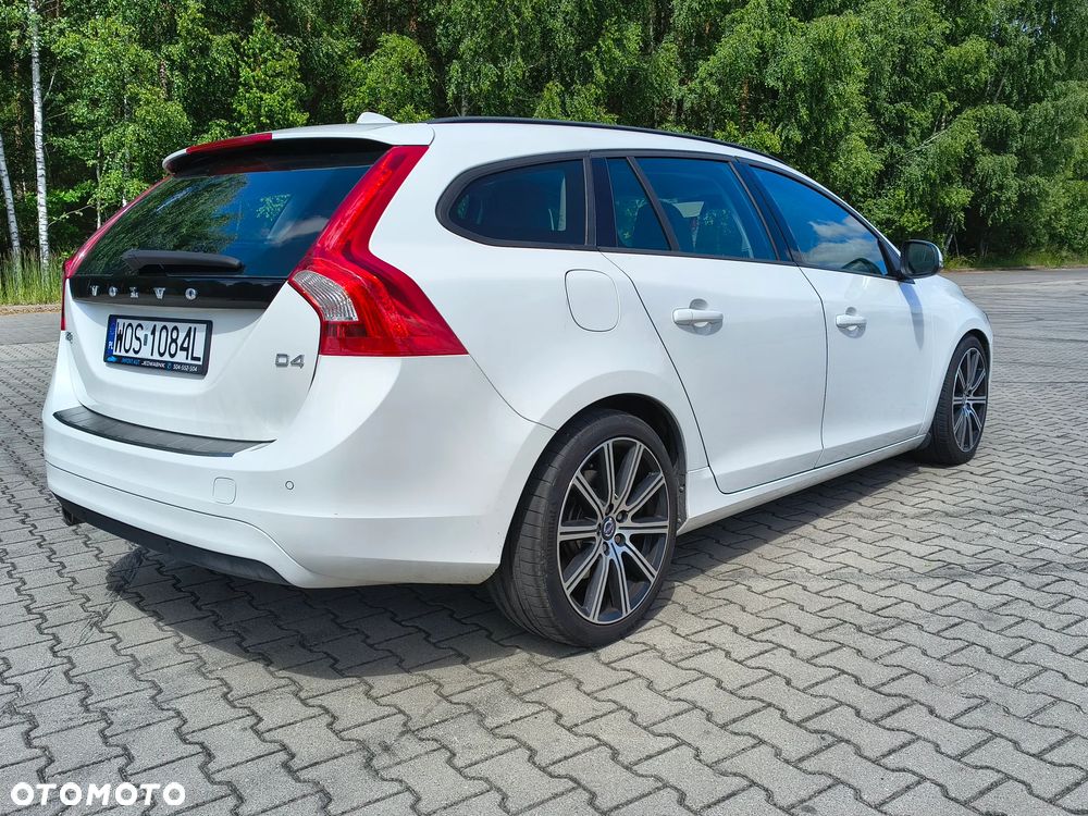 Volvo V60 D4 Geartronic Momentum - 5