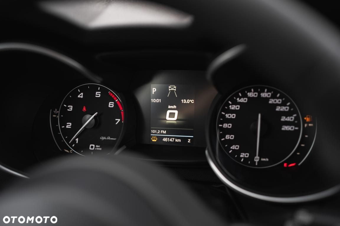 Alfa Romeo Stelvio - 19