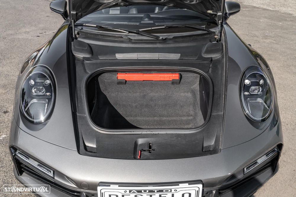 Porsche 911 (992) Turbo - 12