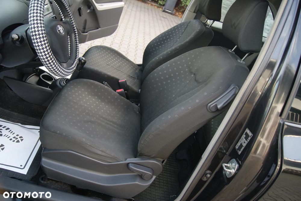 Toyota Yaris 1.0 Luna A/C - 19