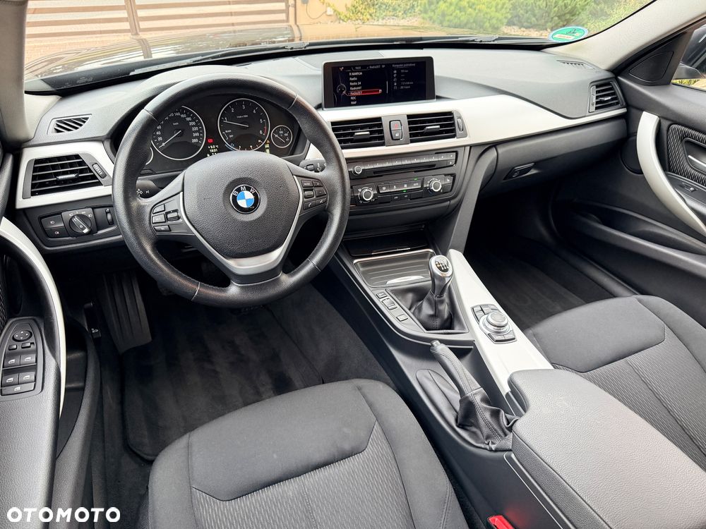 BMW Seria 3 320d DPF - 24