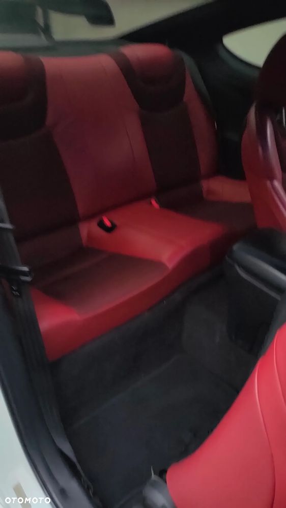 Hyundai Genesis - 32