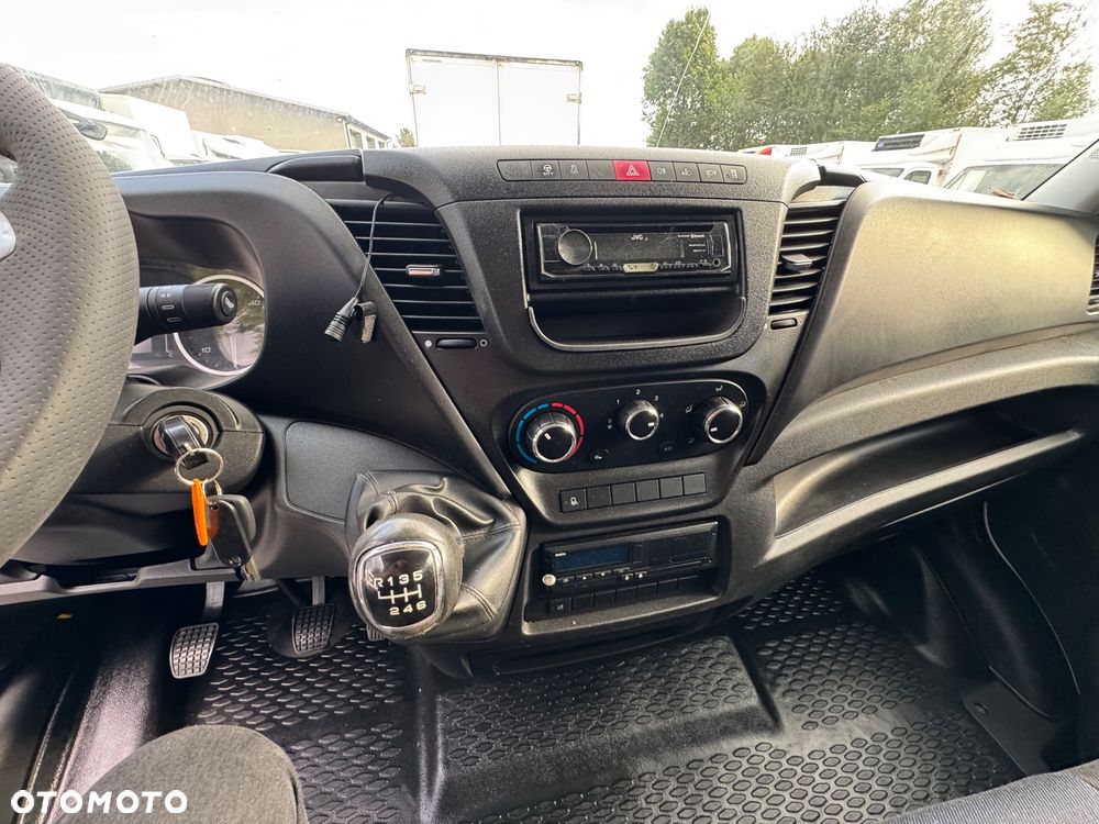 Iveco DAILY 60c16 50C15 50C17 35C14 35C15 35C17 35C18 70C17 72C15 70C18 Izoterma Chłodnia  9/8 euro palet - 16