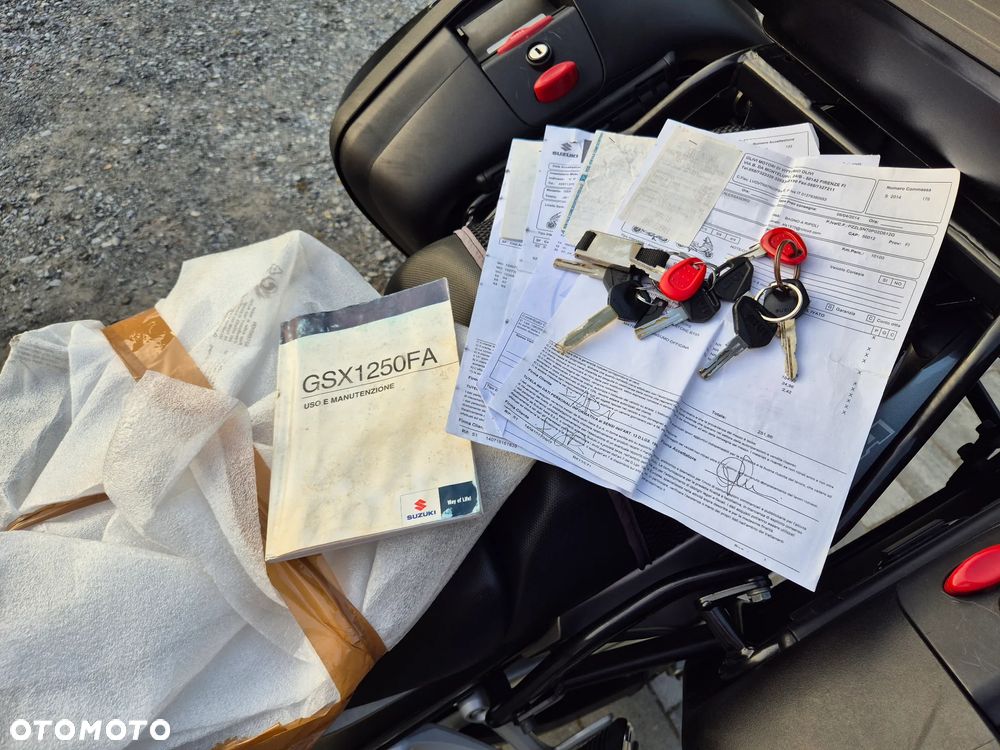 Suzuki GSX - 32