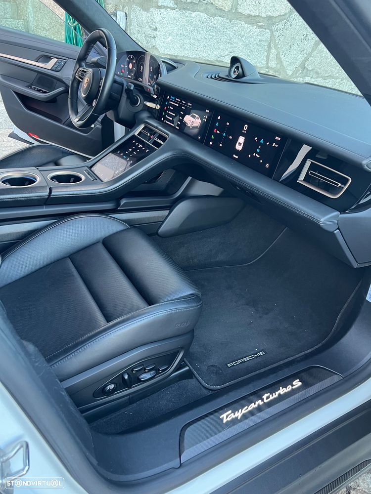 Porsche Taycan Turbo S - 19