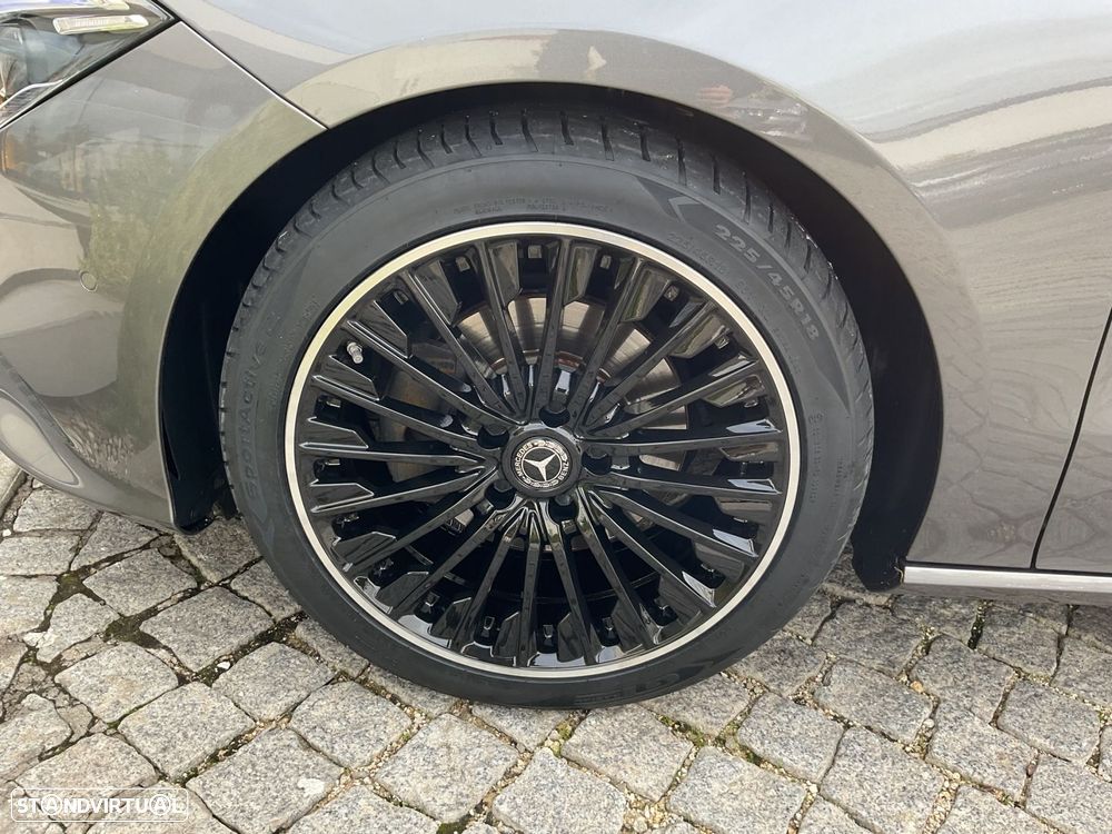 Mercedes-Benz CLA 180 d Shooting Brake Business Solutions - 14