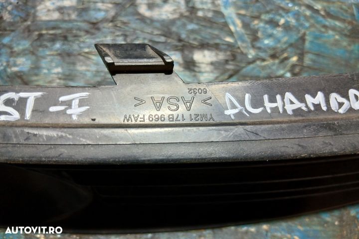 Grila proiector stanga 7M7853683A 7M7853683A Seat Alhambra 1 [facelif - 4