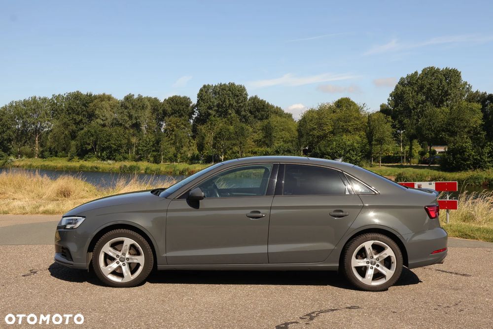 Audi A3 Limousine 40 TFSI Quattro S tronic - 4