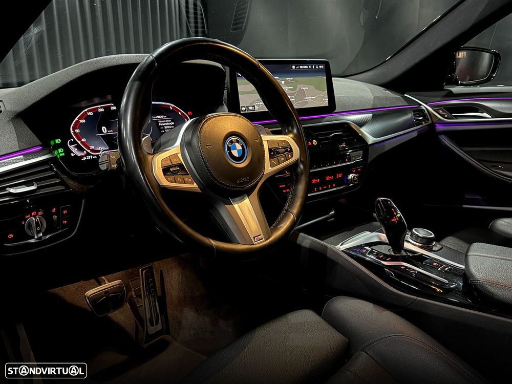BMW 530 e Pack Desportivo M - 16