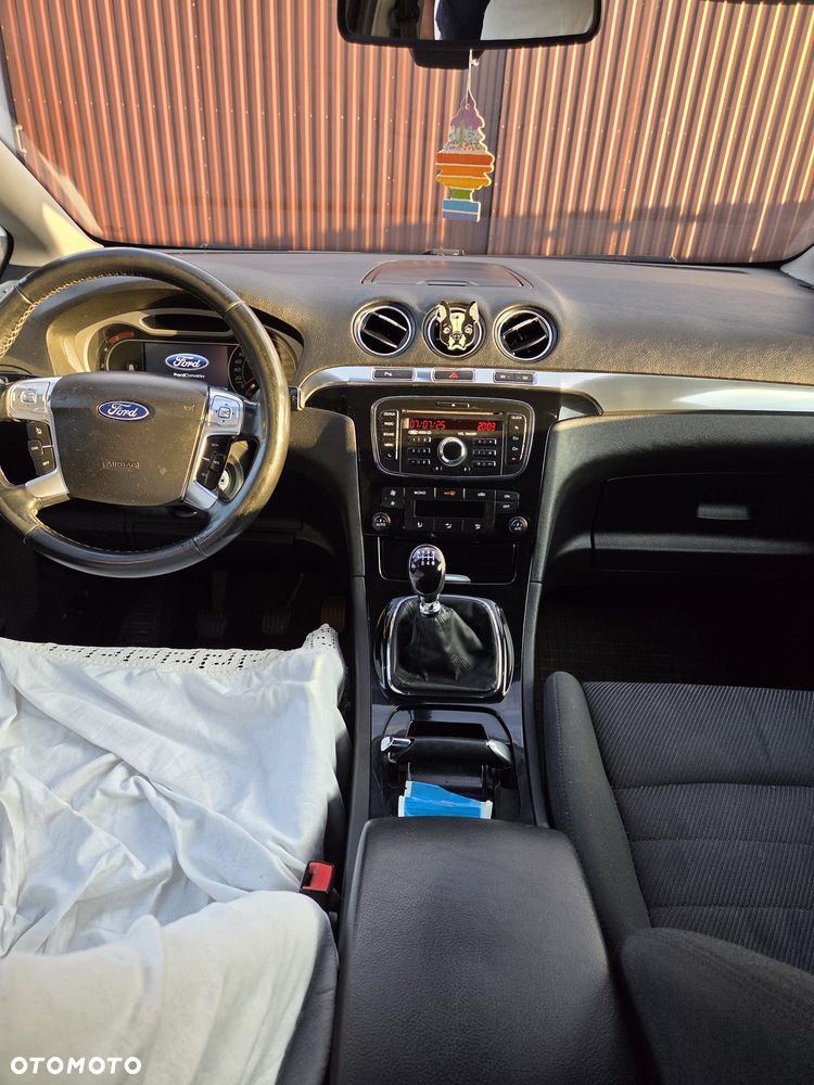 Ford S-Max 2010 photo 5