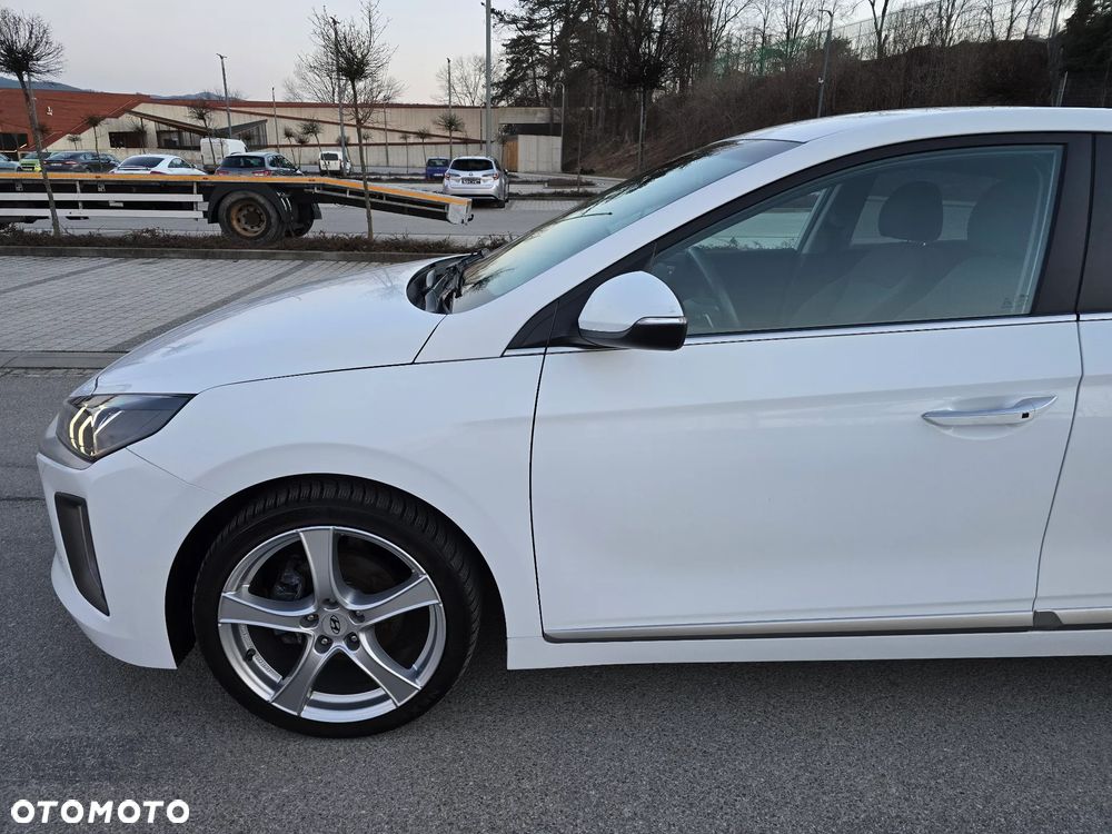 Hyundai IONIQ Hybrid Premium - 33