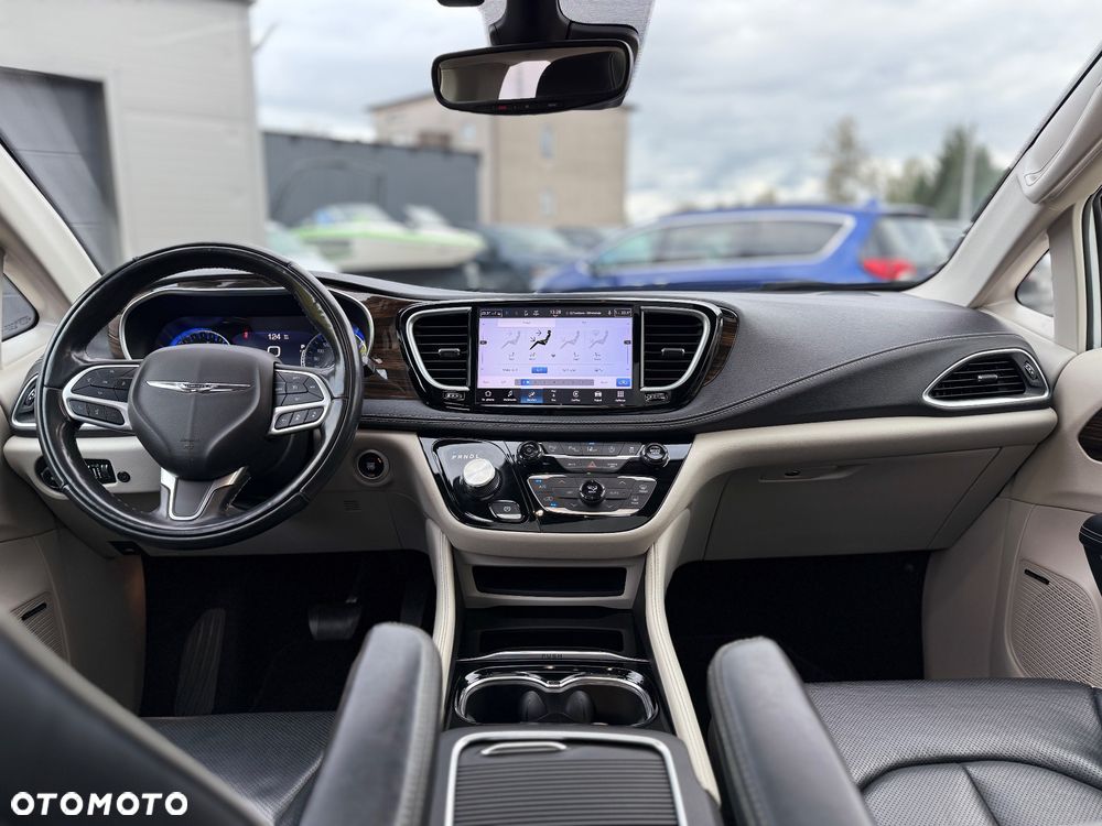 Chrysler Pacifica - 27