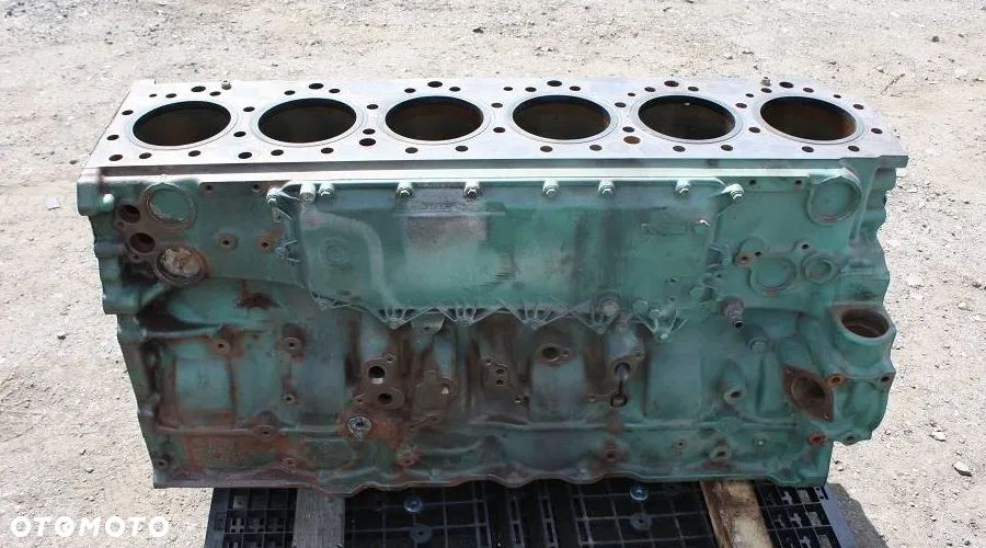 # VOLVO FH16 FH 16 D16 D16G BLOK SILNIKA TULEJE