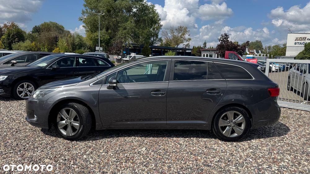 Toyota Avensis 1.8 Premium EU5 - 7