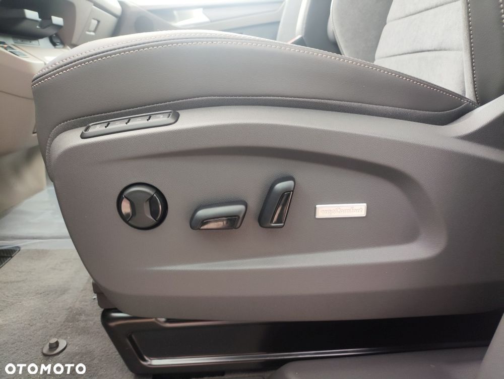 Volkswagen Multivan 2.0 TDI L2 Edition DSG - 28
