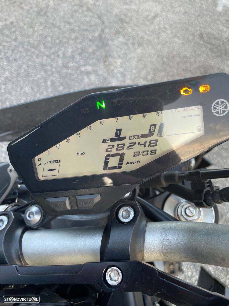 Yamaha MT-09 - 10