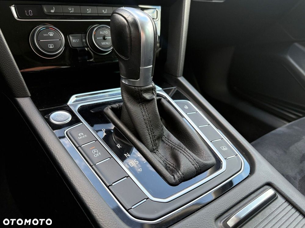 Volkswagen Passat - 29