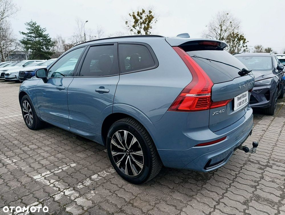 Volvo XC 60 B4 B Plus Dark - 17