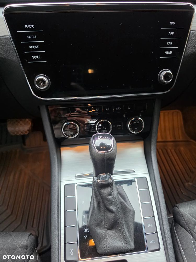 Skoda Superb 1.5 TSI Ambition DSG - 8